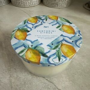 Pier 1 Santorini Citrus Candle with Lemon Design